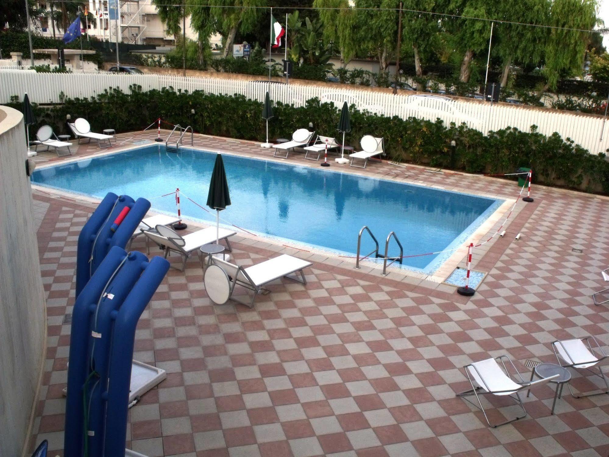 Hotel Bulla Regia Fontane Bianche Exterior photo